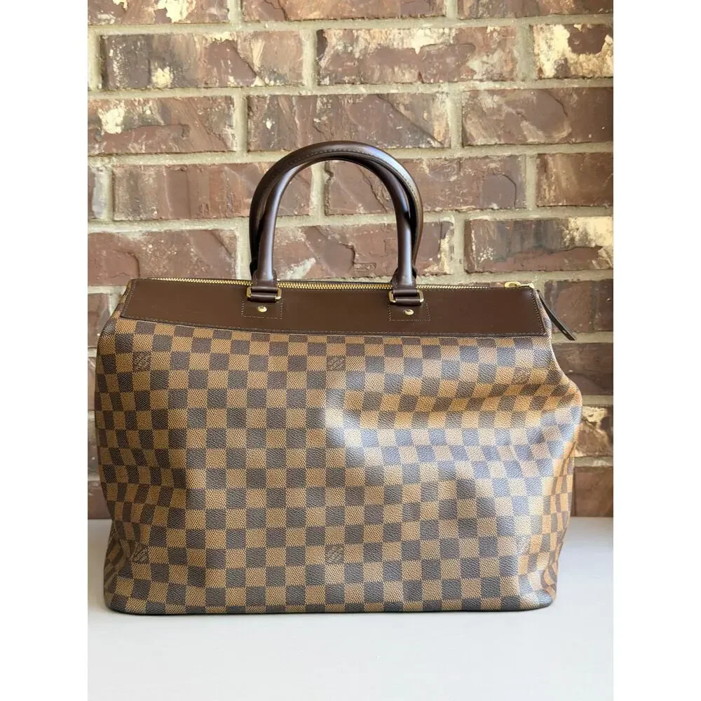 Louis Vuitton color brown